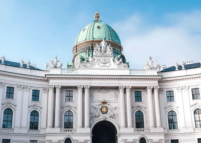 Living Kaiser Franz Joseph 4*