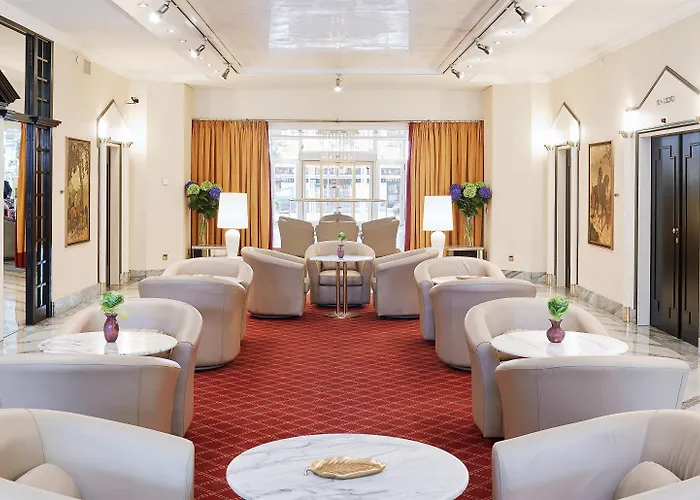 Living Kaiser Franz Joseph 4*