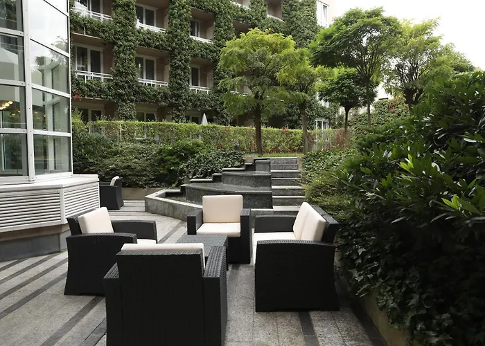 Living Kaiser Franz Joseph 4*