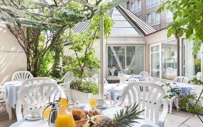 Living Kaiser Franz Joseph Aparthotel 4*