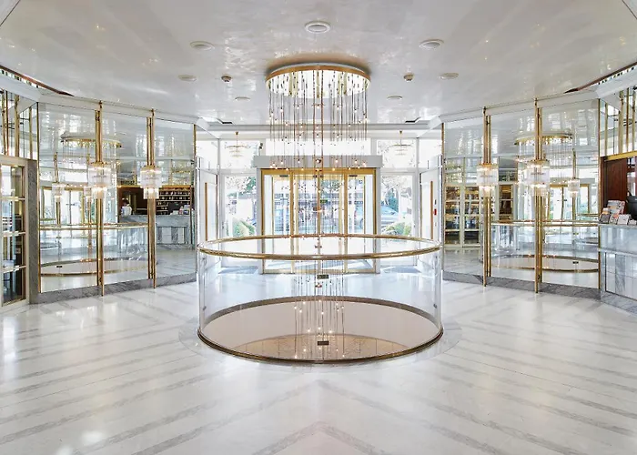 Living Kaiser Franz Joseph 4*