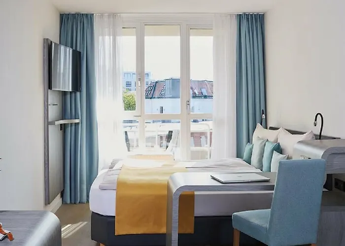 Living Kaiser Franz Joseph 4*